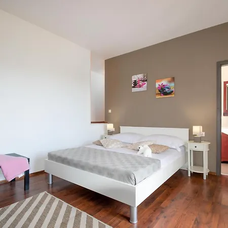 Coridigo - Unique High Position, Panorama Nature View, Cozy Dining Terrace, Fenced Villa Kringa