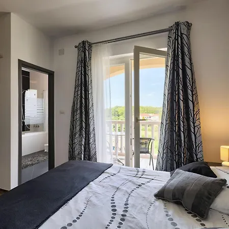 Villa Coridigo - Unique High Position, Panorama Nature View, Cozy Dining Terrace, Fenced
