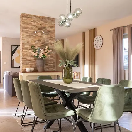 Villa Coridigo - Unique High Position, Panorama Nature View, Cozy Dining Terrace, Fenced